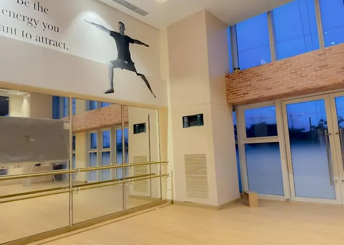 Park Mckinley West 1br Balcony Near Bgc Makati Airport Apartment Manila