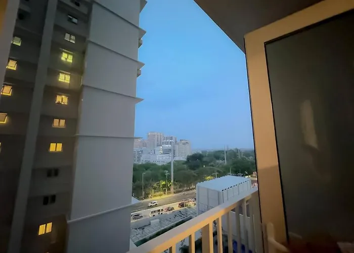 Park Mckinley West 1br Balcony Near Bgc Makati Airport Manila